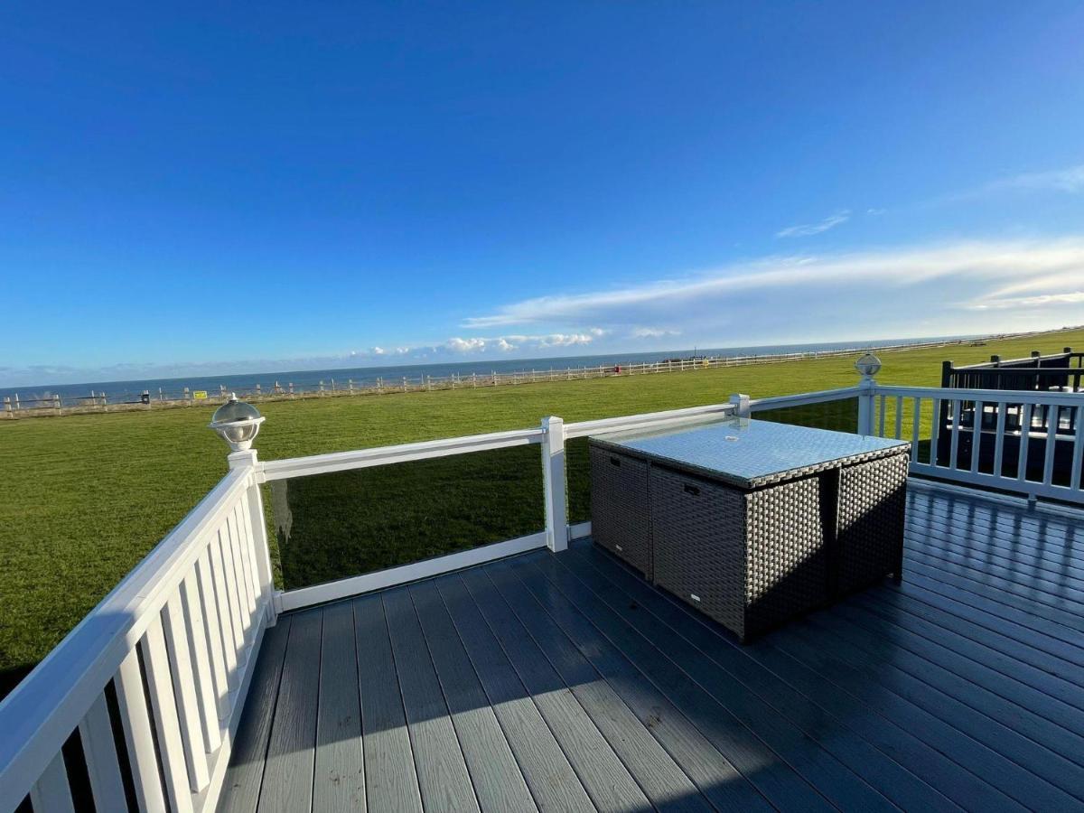 Beautiful With Full Sea Views At Broadland Sands In Suffolk Ref 20235bs Campsite *