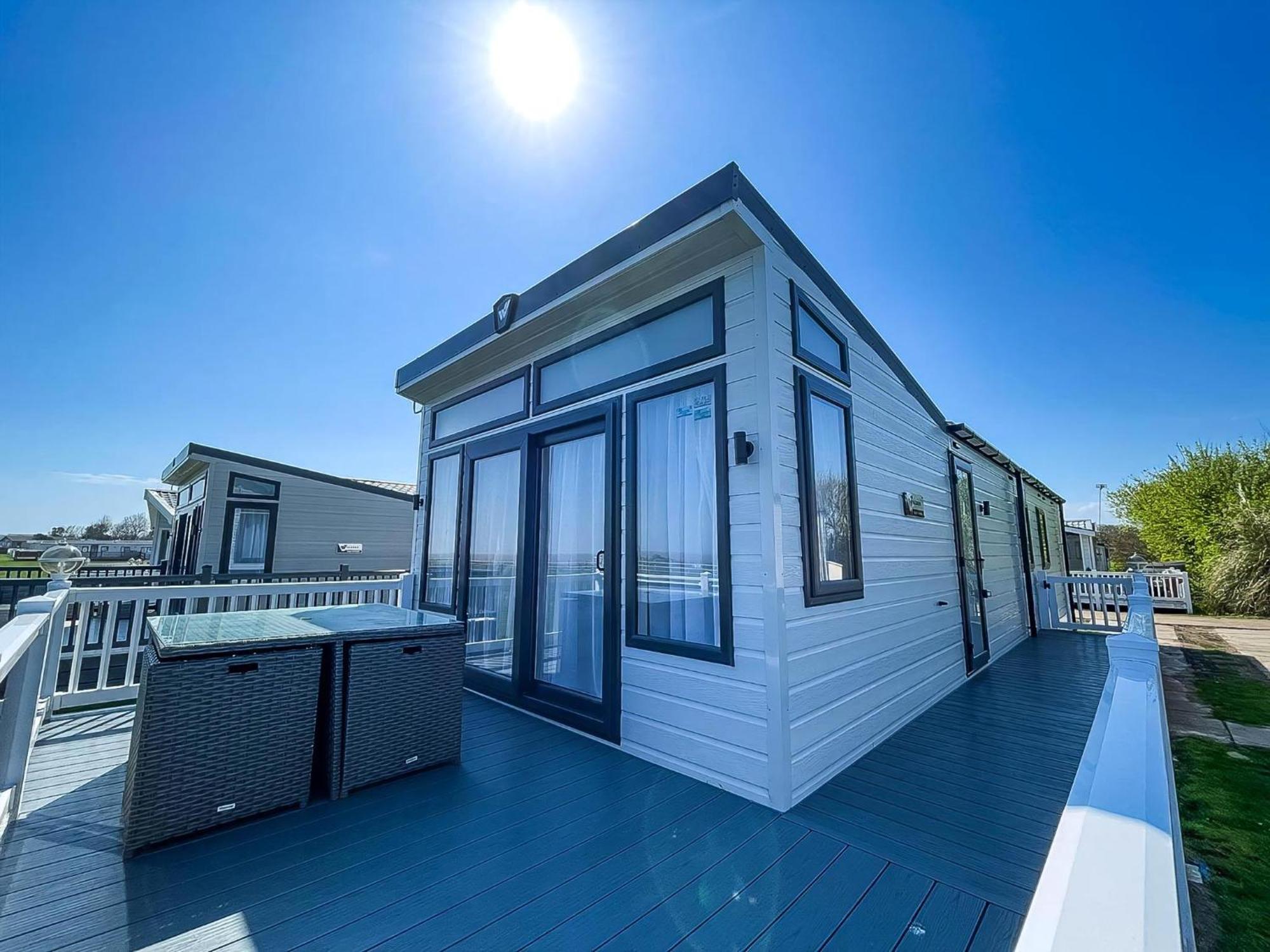 Beautiful With Full Sea Views At Broadland Sands In Suffolk Ref 20235bs Campsite