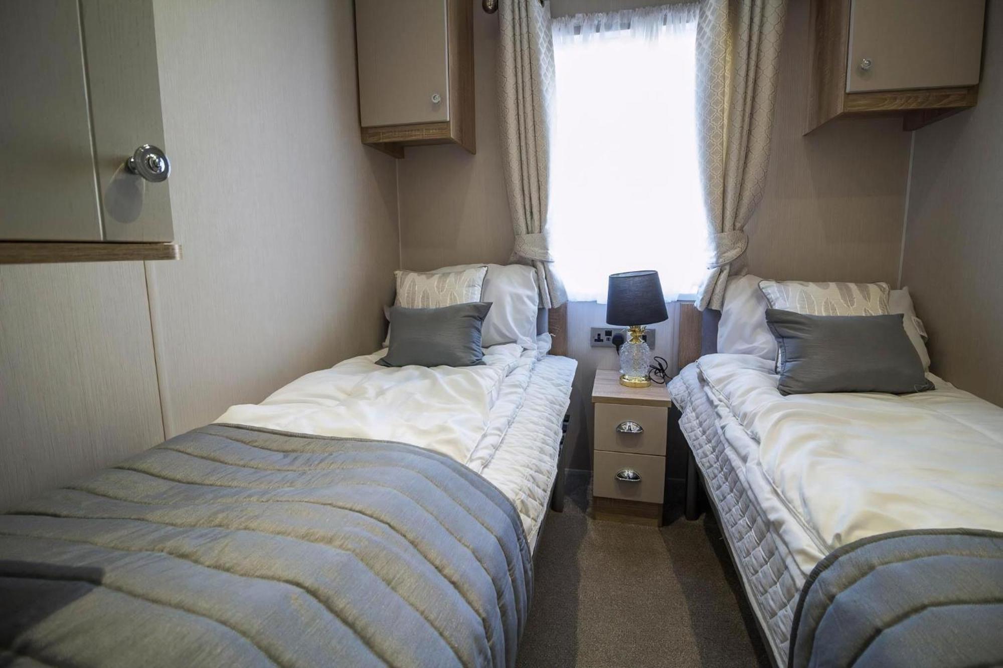 Campsite Beautiful With Full Sea Views At Broadland Sands In Suffolk Ref 20235bs *